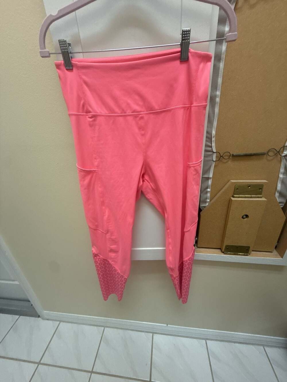 Zyia Neon Coral Flower Power Luxe Hi Rise 7/8 Leggings Size 6-8